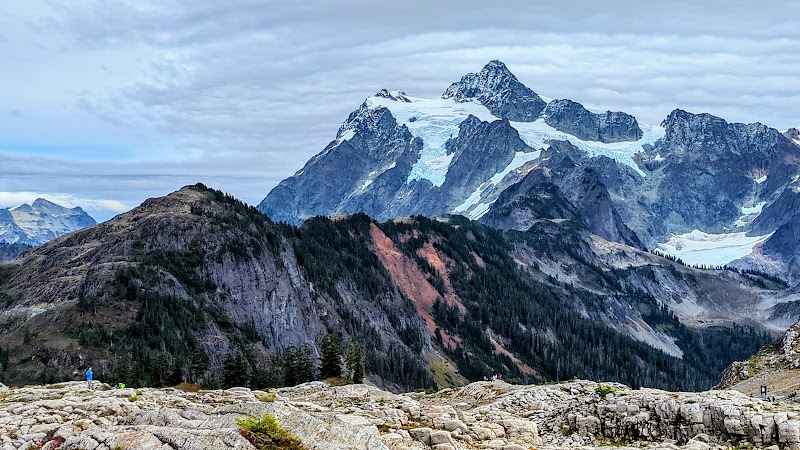 Conquer the Peaks: Climbing Adventures at Mount Shuksan surrounding landscape