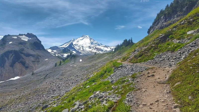 Discover the Beauty of the Chain Lakes Loop: A Hiker's Paradise Near Bellingham - Chain Lakes Loop Trailhead