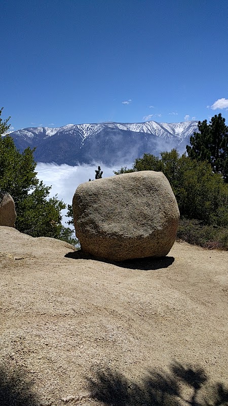 Scenic Wonders of Grand View Point surrounding landscape