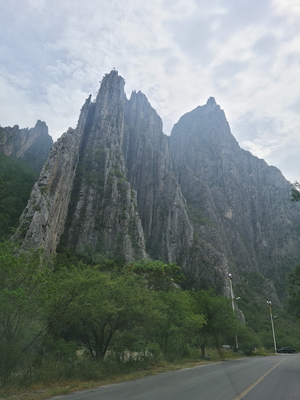 Climbing in Escalada Potrero Chico, Nuevo León - Escalada Potrero Chico (Climbing)