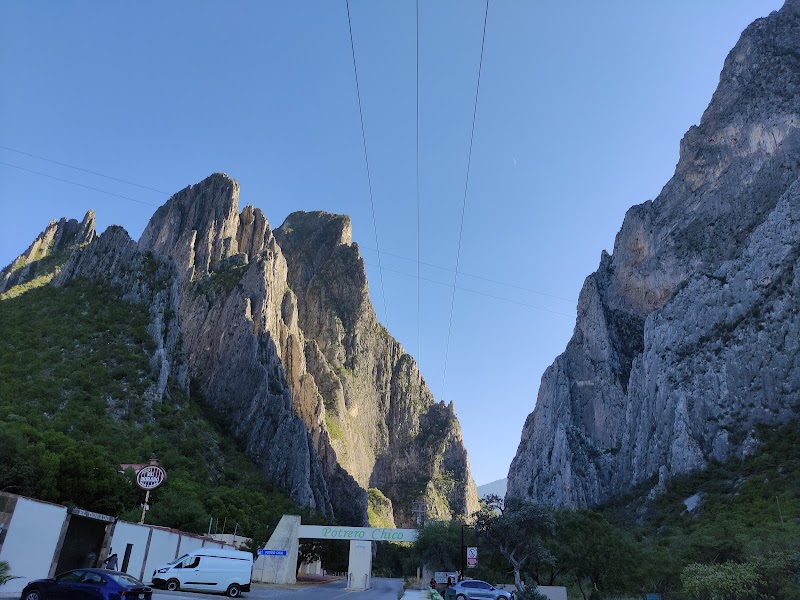 Climbing in Escalada Potrero Chico, Nuevo León - Escalada Potrero Chico (Climbing)